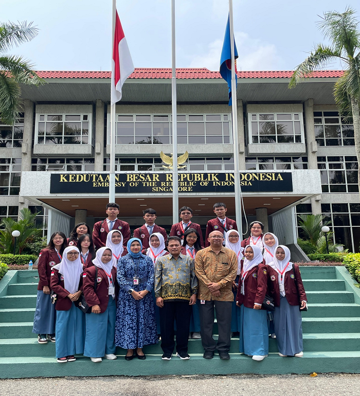 TUKAR BUDAYA: Siswa SMAN 2 Jombang mengikuti kegiatan pertukaran pelajar di Singapura.
