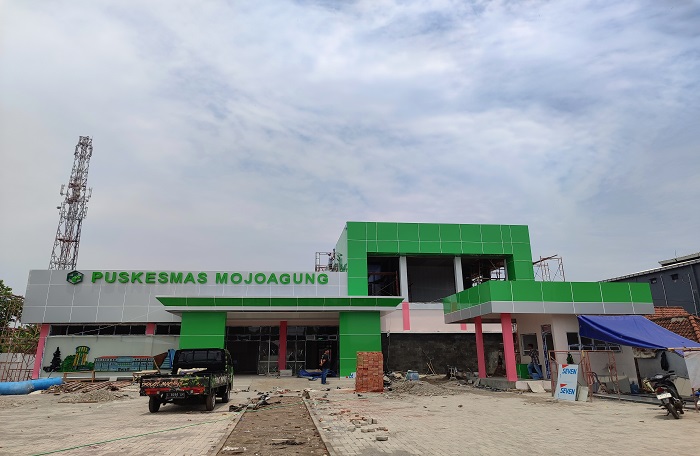BELUM RAMPUNG: Proyek Puskesmas Mojoagung masih belum rampung hingga (4/12).