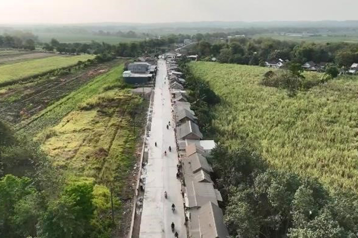 Proyek jalan cor yang sukses dituntaskan Dinas PUPR Jombang tahun 2023 ini