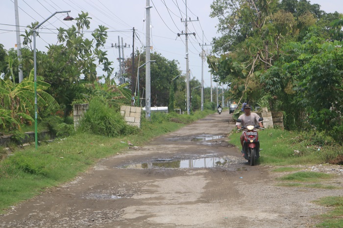 Kondisi jalan penghubung antar desa penghubung Dusun Gotan DesaJatigeding, Ploso dengan Desa Gedongombo, Ploso Jombang yang kondisinya rusak parah.