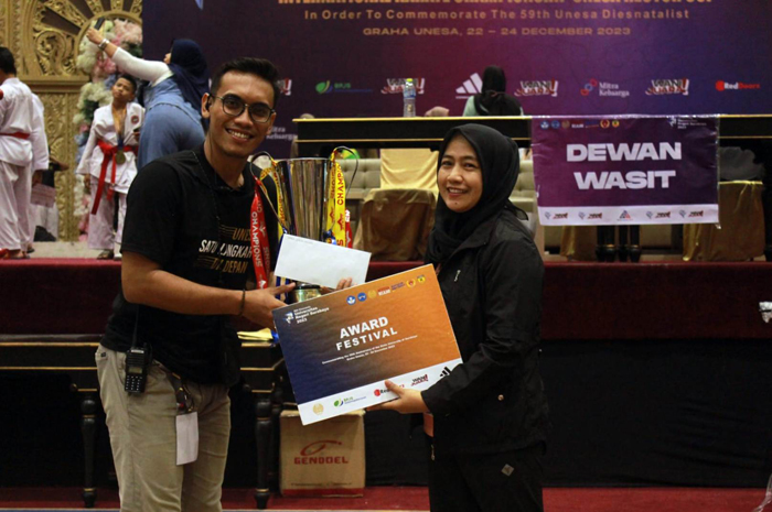 Karateka Jombang yang meraih medali diajang International Karate Championship Unesa Cup (22-24/12).