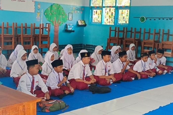 Munaqosah tahfiz juz 30 di SDI Sabilillah Cukir Kecamatan Diwek, Jombang (18/12).