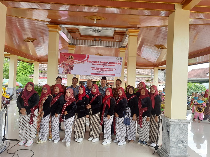 Kegiatan Culture West Jombang Colaboration Sonibdu yang digelar Pemdes Bandarkedungmulyo bersama lembaga pendidikan.