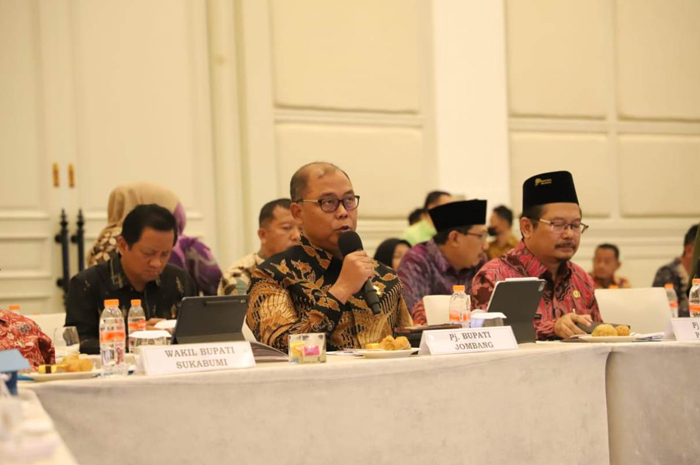 Pj Bupati Jombang Sugiat saat menghadiri rapat koordinasi lintas sektor pemaparan RDTR WP Mojowarno ke pemerintah pusat, di Jakarta Selatan, Rabu (24/1).