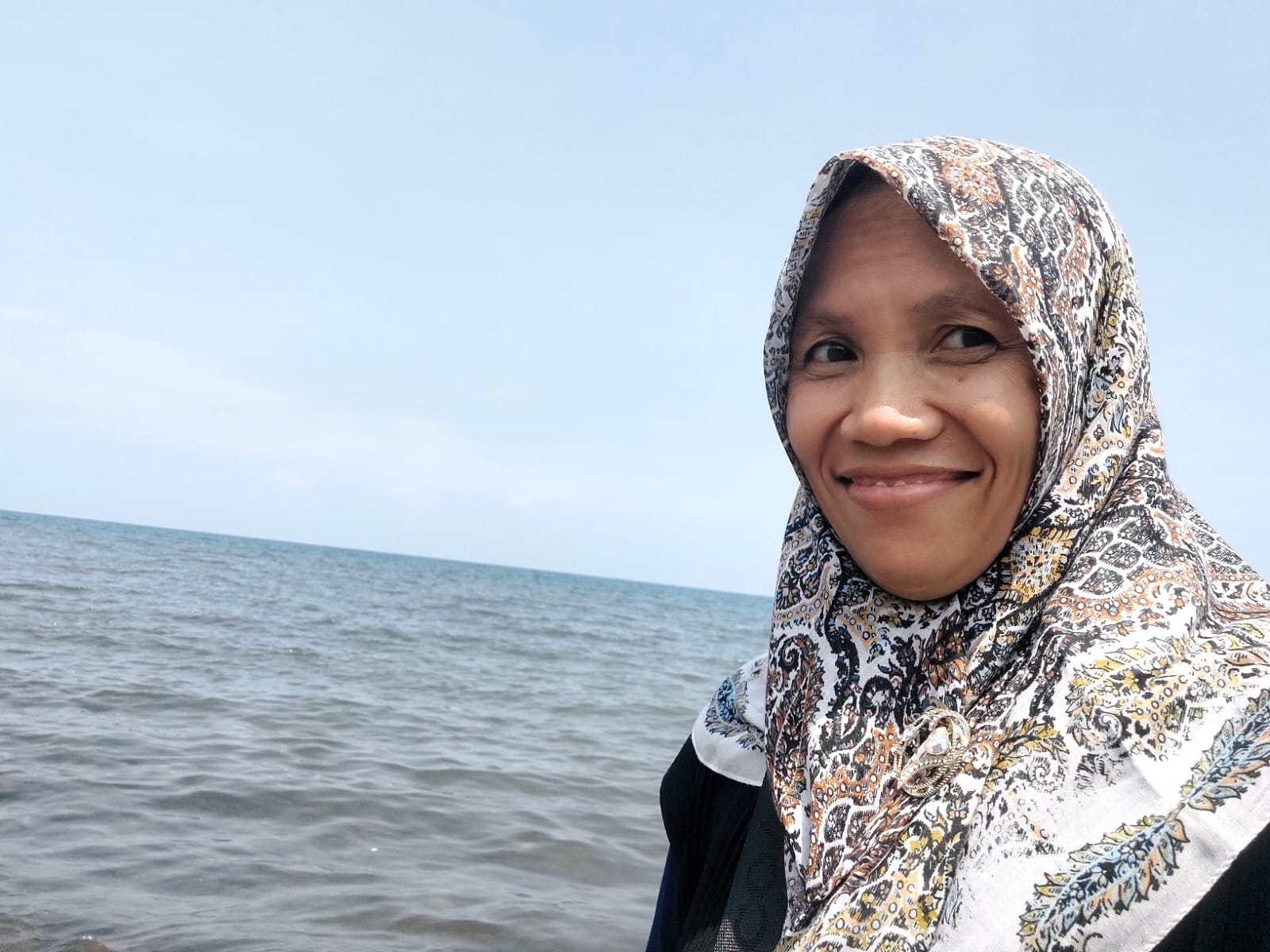 Fitrotul Azizah, Guru MAN 2 Jombang gemar menulis puisi