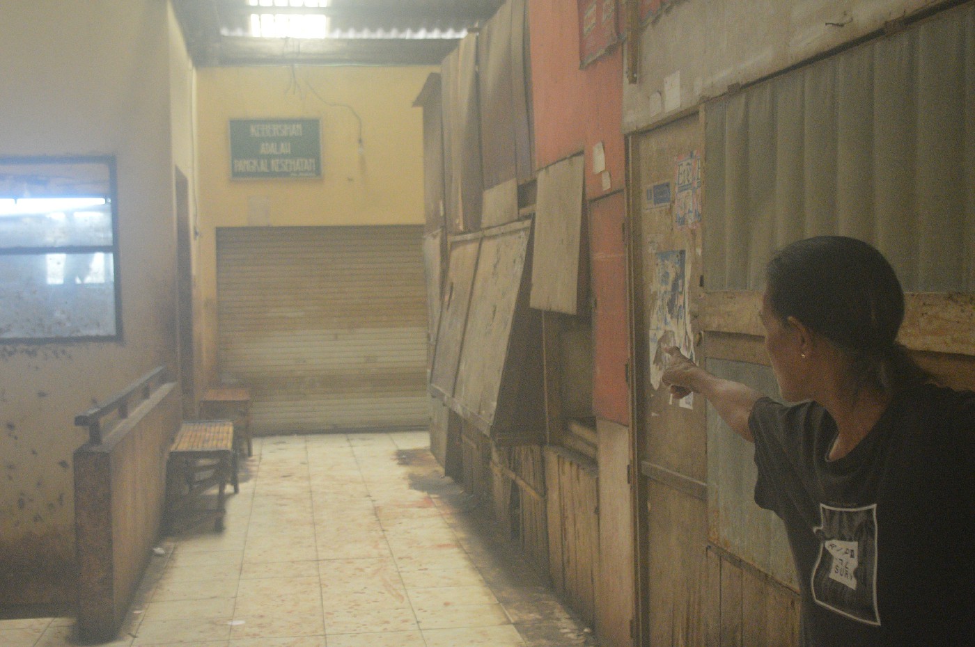 Kondisi lantai 2 PCN Jombang yang tetap sepi. Ancaman Pemkab kepada pedagang nggak ngefek