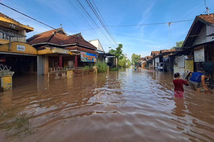 Banjir yang merendam DUsun Kebondalem, Desa Kademangan, Kecamatan Mojoagung Jombang Rabu (6/3) pagi gegara meluapnya sungai Catak Bbanteng dan Kali Pancir.
