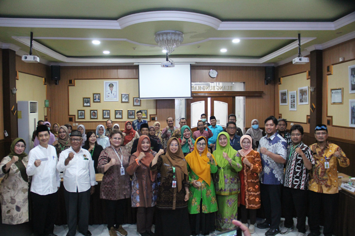Direktur RSUD Jombang Dr. dr. Ma