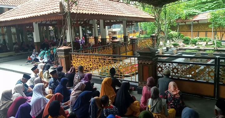 Peziarah Makam Gus dur di kompleks Pesantren Tebuireng, Jombang melonjak jelang bulan ramadan
