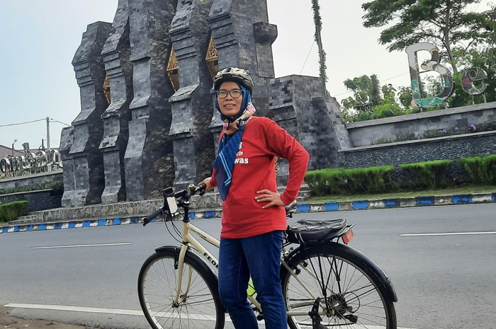 Sri Rahayu saat sedang melakukan aktivitas gowes