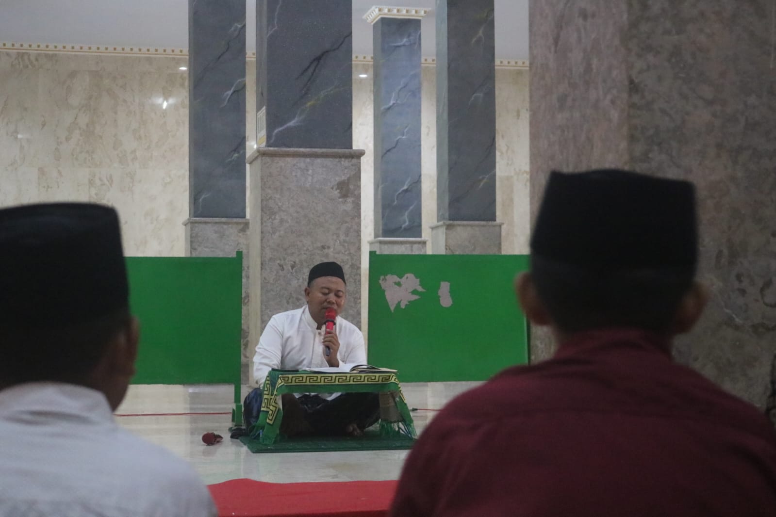 Pengajian kitab yang digelar di Masjid Dr H Moeldoko jelang buka puasa selama bulan ramadan