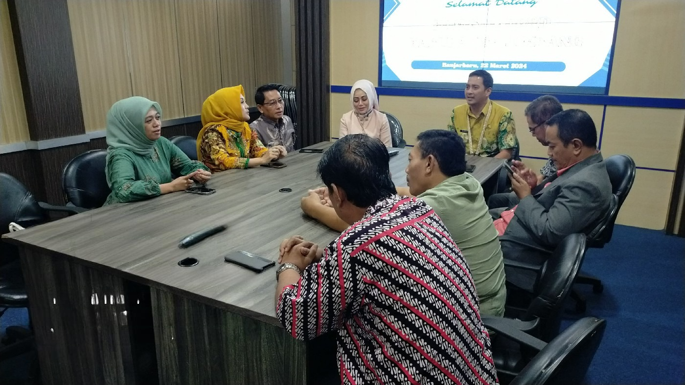 Komisi C DPRD Jombang berkunjung ke Dinas Perhubungan (Dishub) Banjarbaru Kalimantan Selatan.