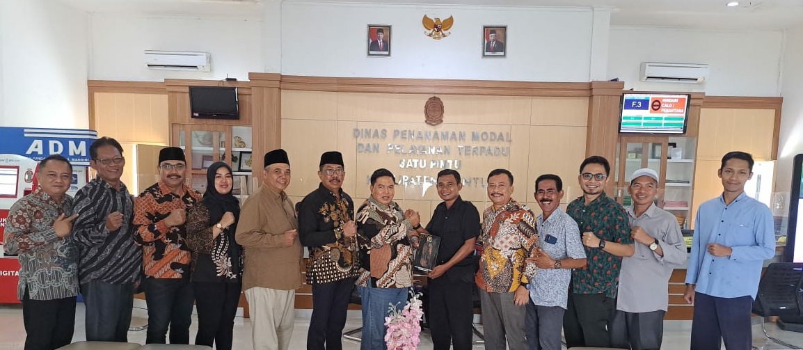 Komisi A DPRD Jombang melakukan kunjungan kerja ke Dinas Penanaman Modal dan Pelayanan Terpadu Satu Pintu (DPMPTSP) Bantul, DIY