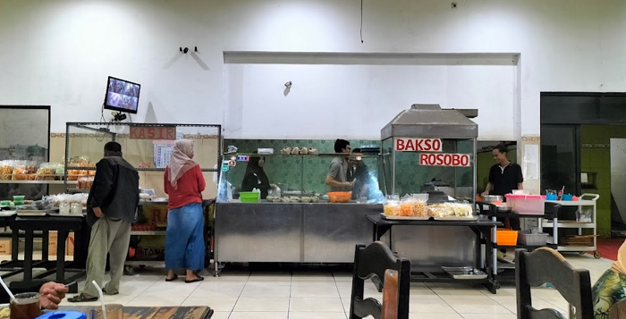 Suasana di dalam warung rosobo yang nyaman dan masakan yang enak bisa jadi piliha lokasi bukber