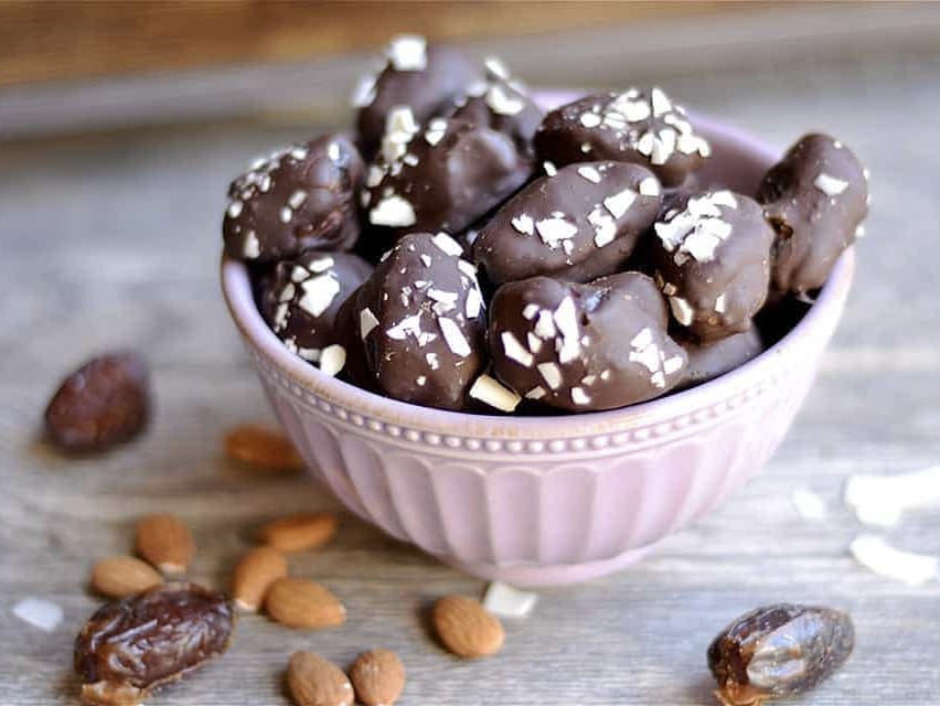 Menu olahan kurma dan cokelat yang bisa jadi pilihan takjil pengganti jajanan dan gorengan.