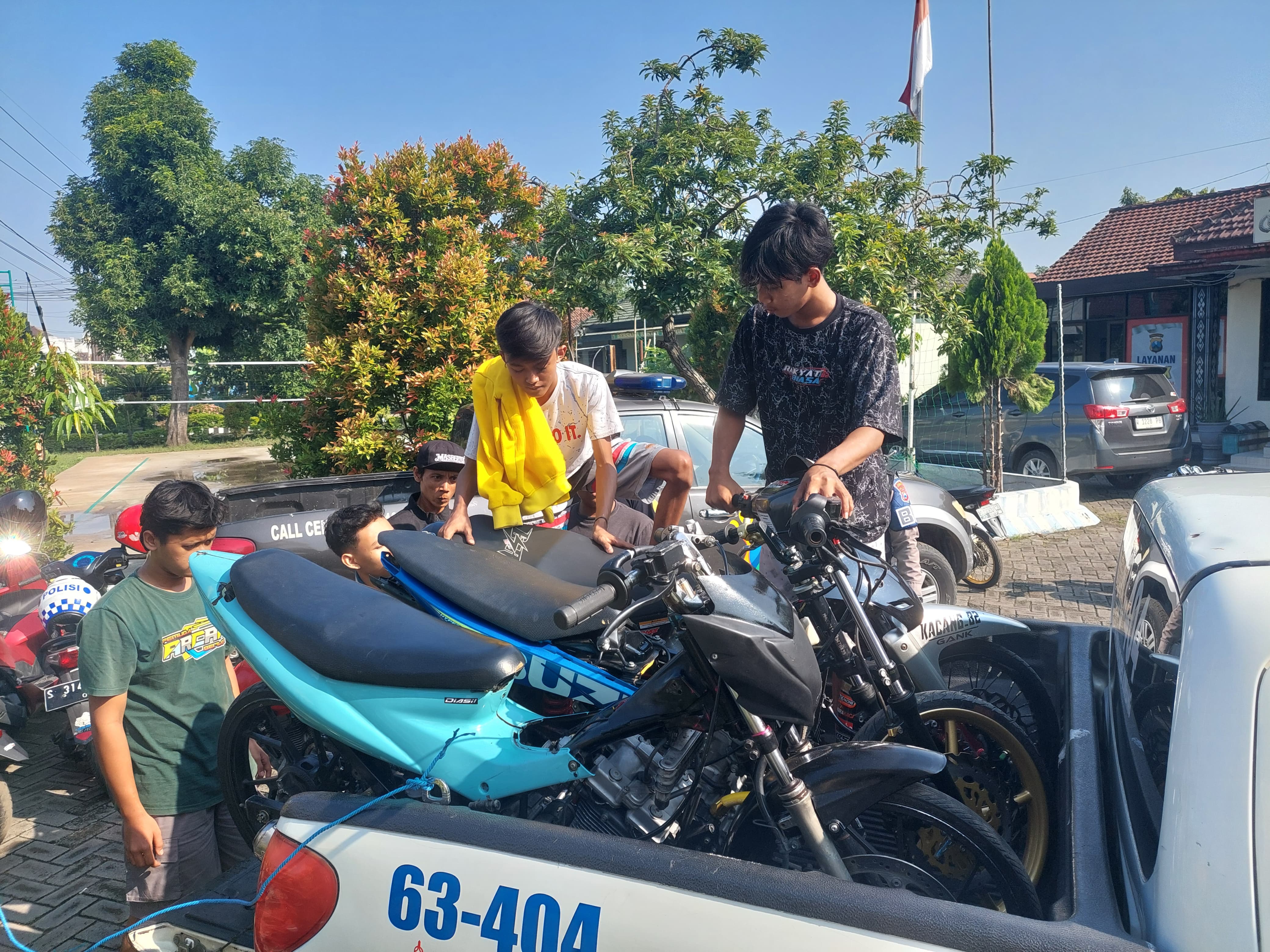 Sejumlah motor yang diamankan polisi usai digunakan balap liar di Peterongan Jombang