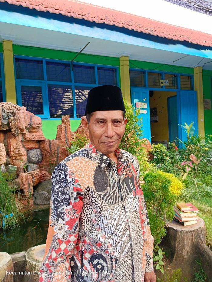 Sulkan SPd (Guru Pendidikan Jasmani, Olahraga dan Kesehatan (PJOK) MTsN 9 Jombang)