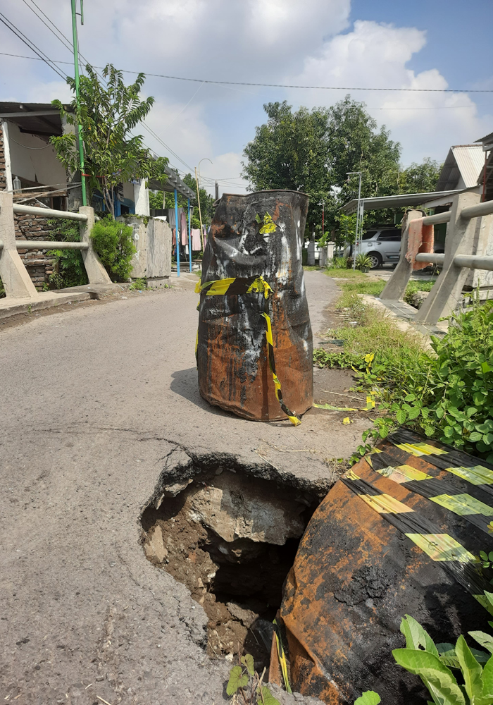 Kondisi jembatan yang ambrol di Jombang bikin pengguna jalan waswas