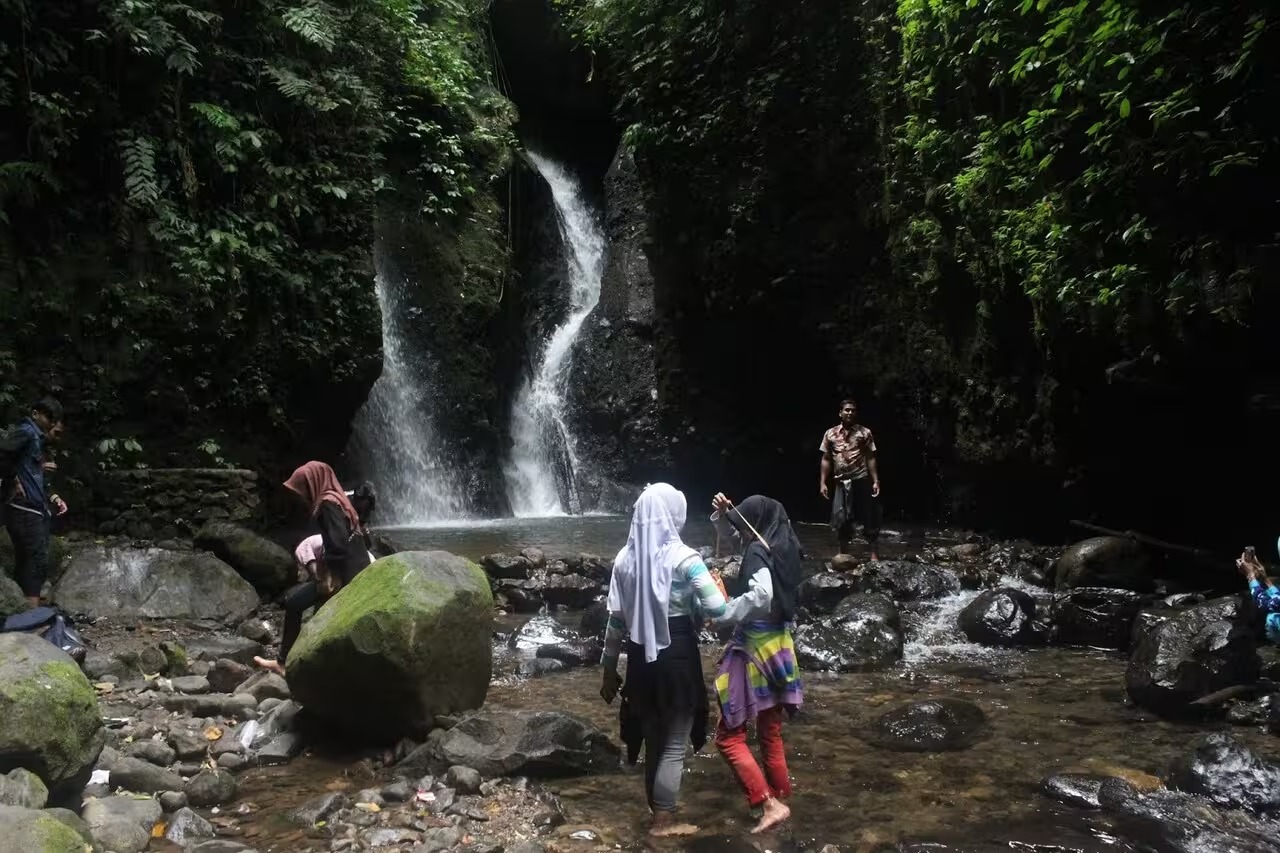 Wisata Air Terjun SLampir di Madiun