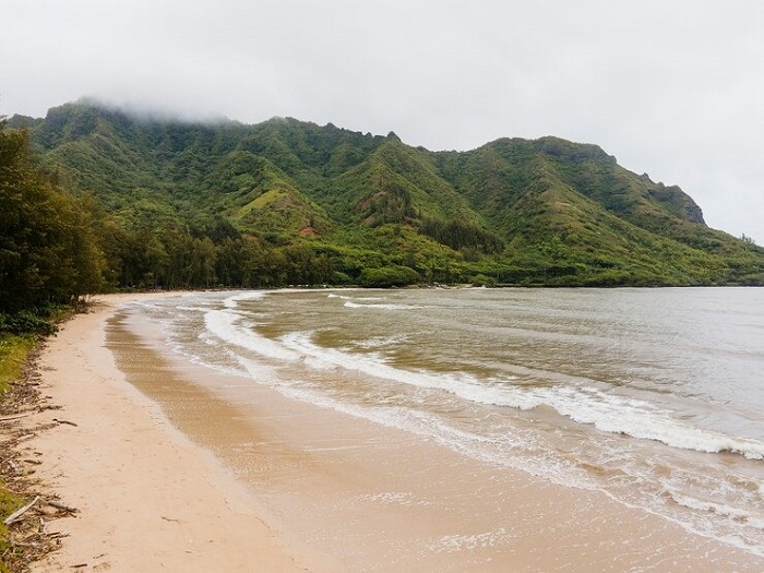 Wisata pantai Teleng Ria di Pacitan