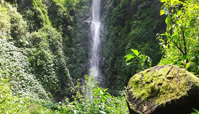 wisata air terjun Coban Rais di Kota Batu Jawa Timur