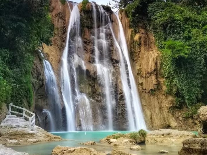 wisata air terjun putri Nglirip di Tuban