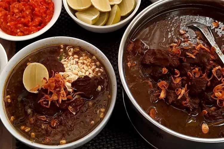 kuliner rawon nguling di Malang