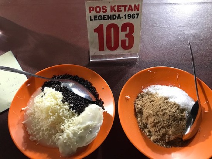 kuliner pos ketan legenda Batu