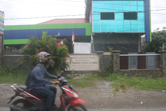 BELUM JELAS: Lanjutan proyek Puskesmas Blimbing Kesamben Jombang sampai akhir April masih buram.