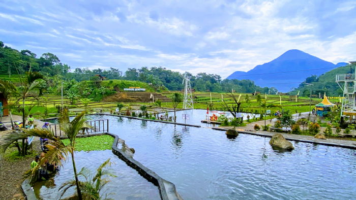 wisata Sumber Gempong di Trawas Mojokerto