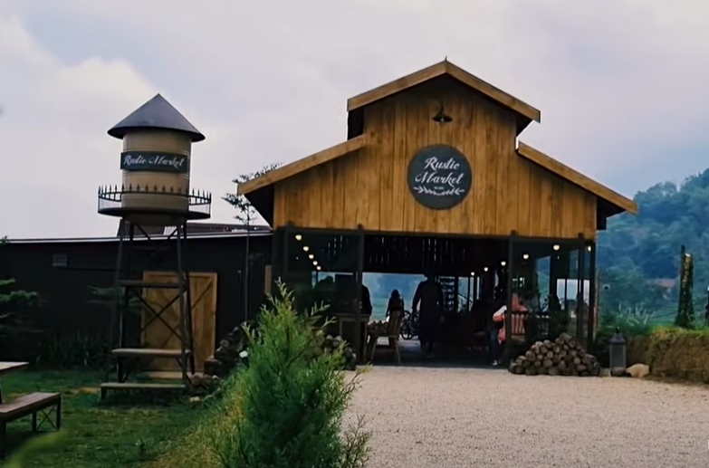 wisata Rustic market Trawas Mojokerto