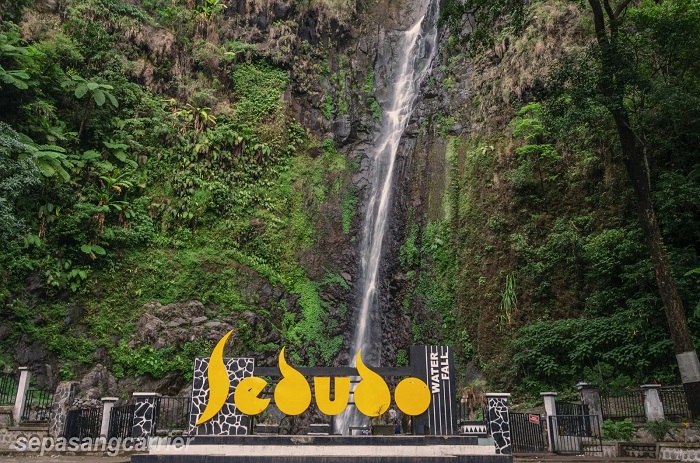 Wisata Air terjun Sedudo di Kabupaten Nganjuk