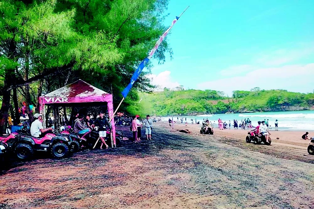 Wisata pantai serang di Blitar