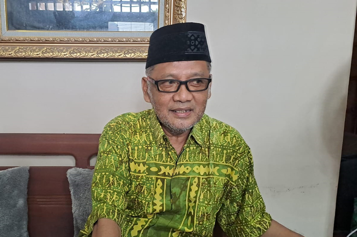 BERI PENJELASAN: Wakil Ketua Umum Bidang Agama, DPP Partai Gerindra, Mochamad Irfan Yusuf (Gus Irfan) saat memberikan penjelasan kepada sejumlah wartawan.