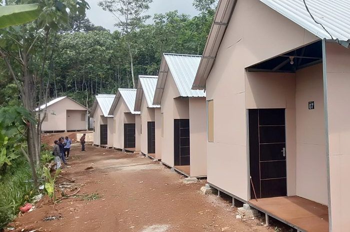 Pembangunan hunian sementara (huntara) untuk warga terdampak tanah gerak di Desa Sambirejo Kecamatan Wonosalam Jombang selesai (13/5).