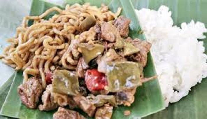 nasi banting, salah satu kuliner khas yang banyak dicari orang di Nganjuk