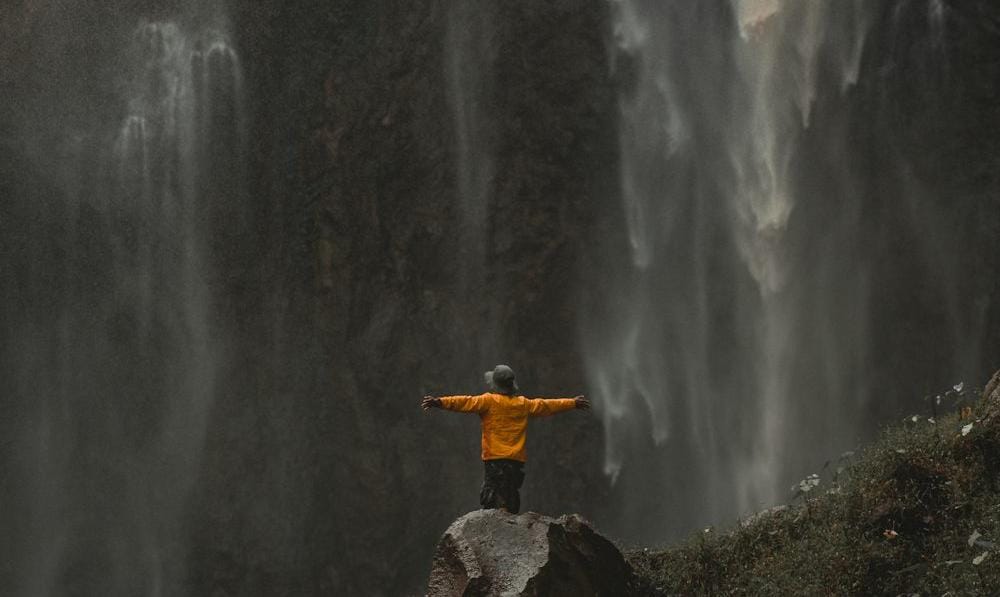 Wisata air terjun Tumpak sewu di Lumajang