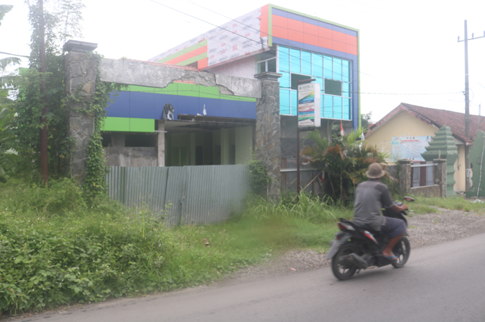 Proyek Puskesmas Blimbing Kesamben Jombang gagal selesai berimbas ke penilaian akreditasi puskesmas yang terganggu