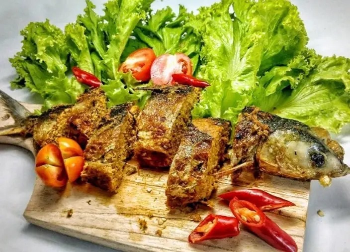 otak-otak bandeng, salah satu kuliner legendaris khas Gresik