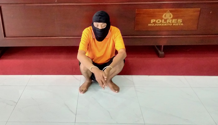 Wawan Sudarmanto, 45, Kepala Desa Sumberteguh, Kecamatan Kudu Jombang yang kini jadi tahanan Polres Mojokerto Kota