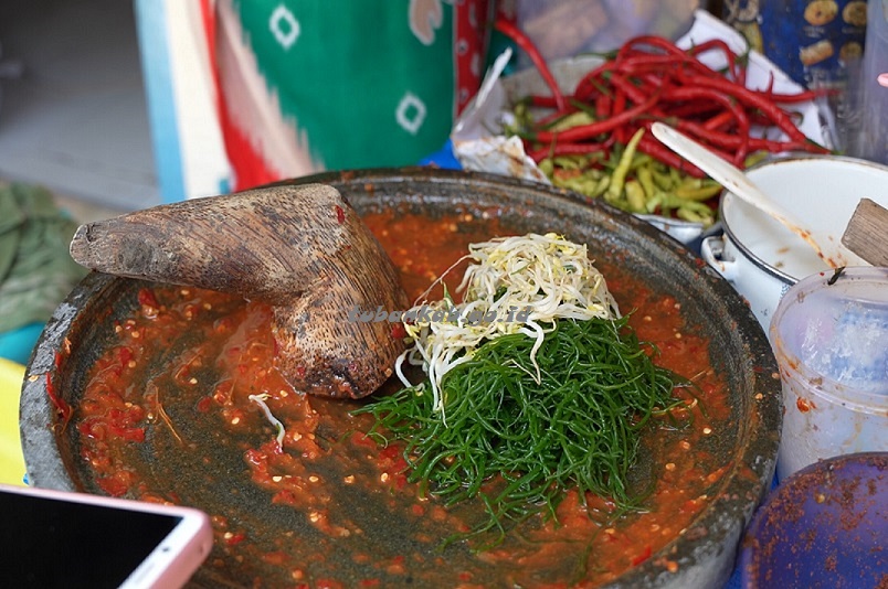 Rujak engos-engos, kuliner khas Tuban