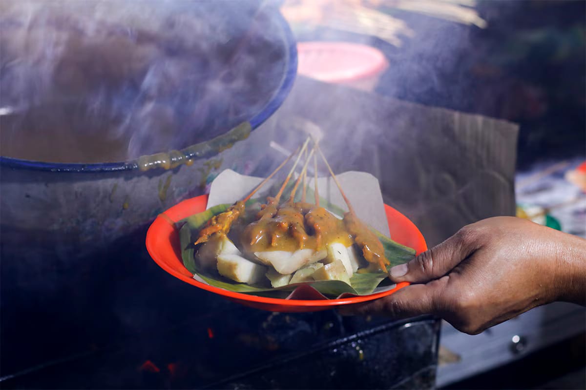 sate padang, salah satu menu sate asal pulau Sumatra