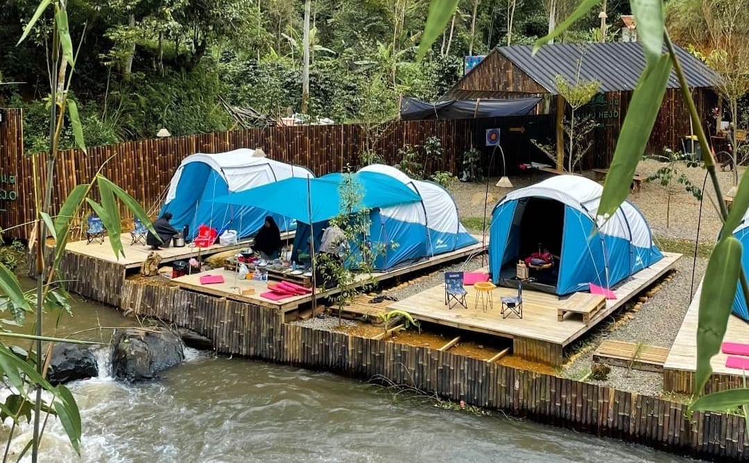 Namu Hejo, salah satu lokasi glamping di Bandung