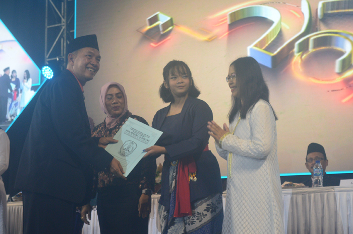 Prosesi Wisuda di SMAN 3 Jombang