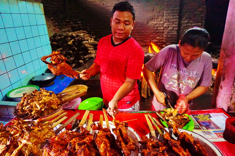 Ayam Panggang Gandu, salah satu kuliner khas Magetan
