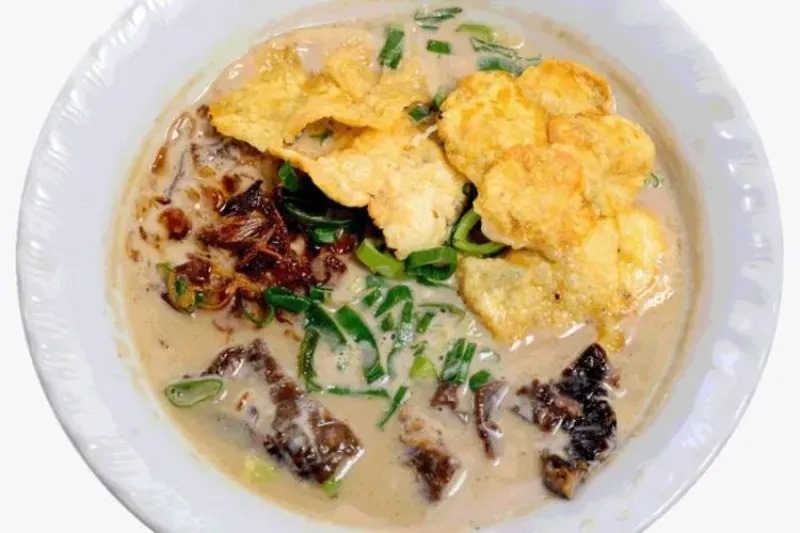Soto Betawi, salah satu kuliner khas Jakarta