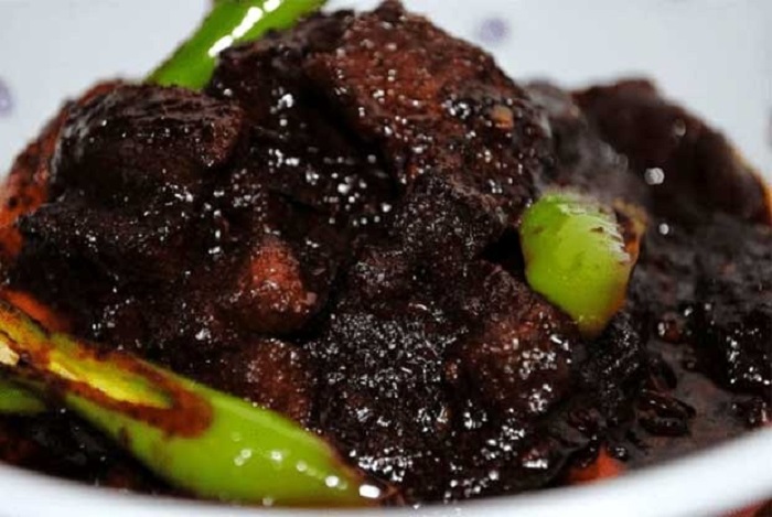 Daging Masak Bumbu Hangus, salah satu kuliner khas dan legendaris dari Kalimantan Timur