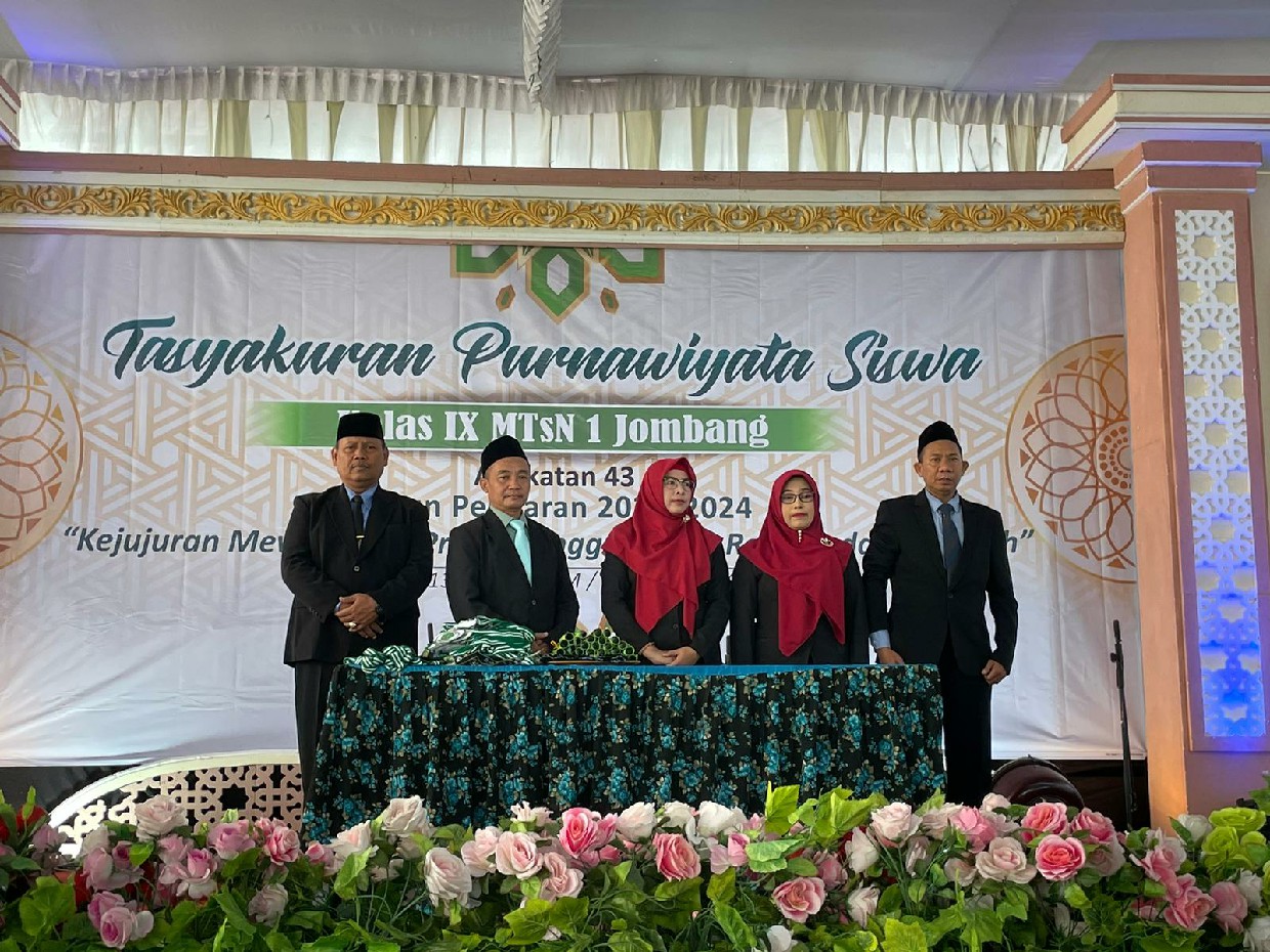 Prosesi tasyakuran purnawiyata siswa di MTsN 1 Jombang