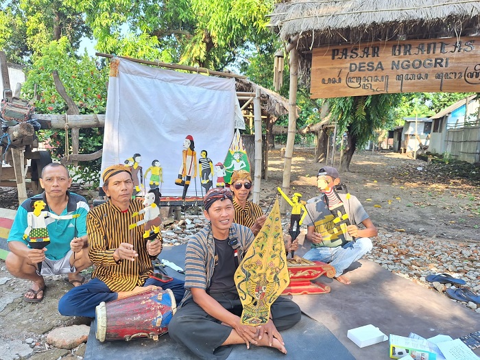 KREATIF: Wayang Brantas dikembangkan Desa Ngogri, Kecamatan Megaluh, Jombang.