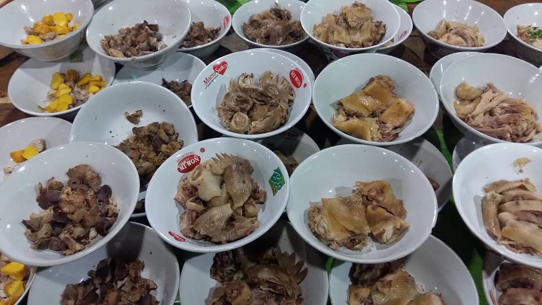 Sop ayam Pak Min, salah satu kuliner legendaris di Klaten